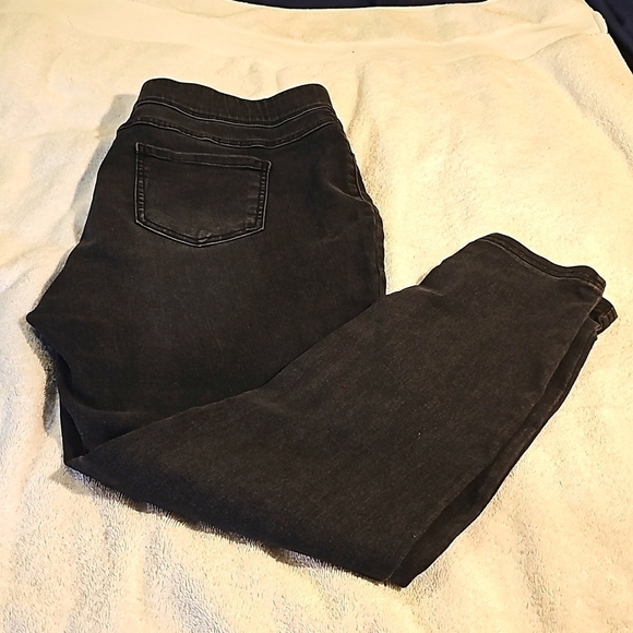 Amazon Distressed Black Pull on pants. Gently worn 1X - Picture 1 of 8